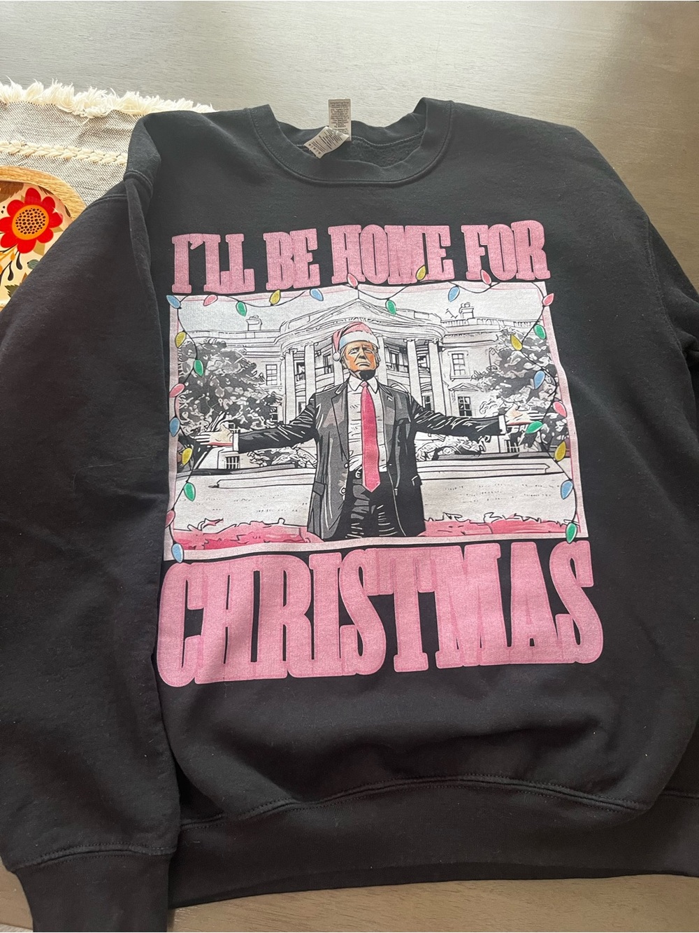 Gildan Black Holiday Trump/ Sweatshirt with Pink 'I'll Be Home for Christmas'
